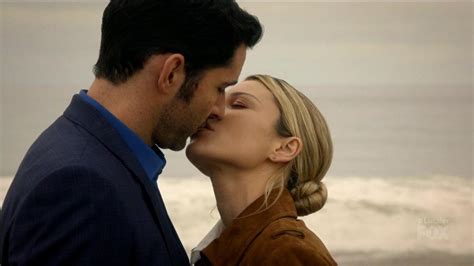 when does lucifer and chloe get together|lucifer and chloe first kiss.